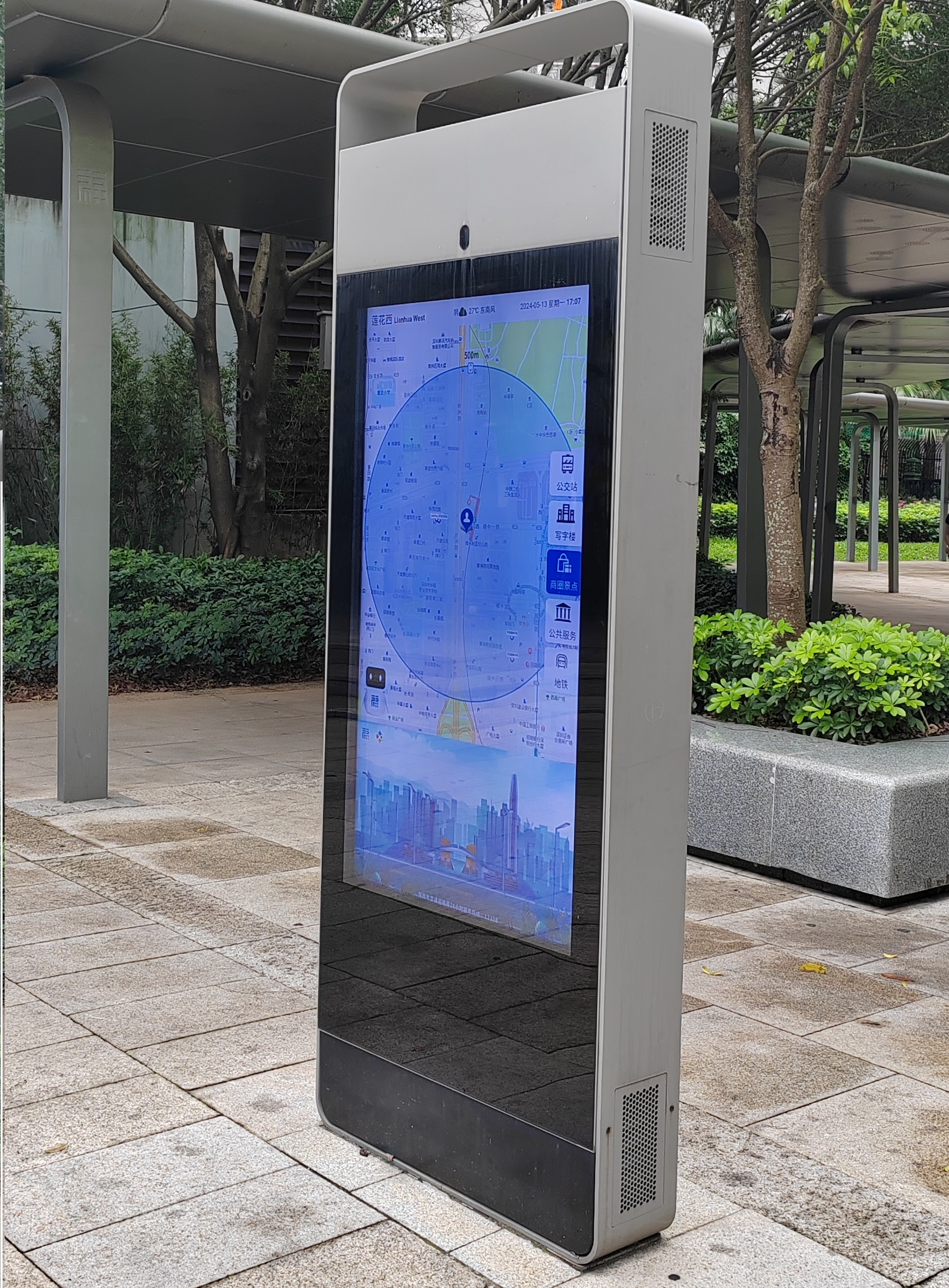 Outdoor high brightness double sided totem_E.F..jpg Outdoor high brightness double sided totem_E.F..jpg